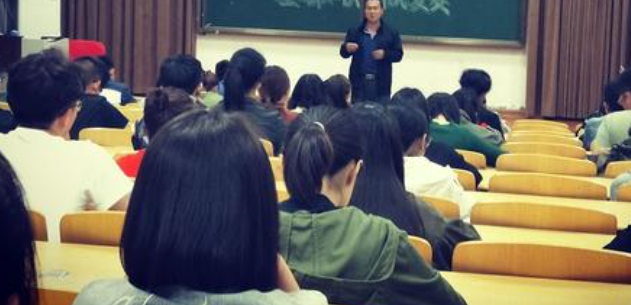 大學(xué)生朋輩心理輔導(dǎo)體系研究
