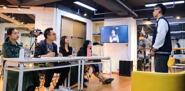 新媒體語境下播音主持語言的藝術(shù)性探討